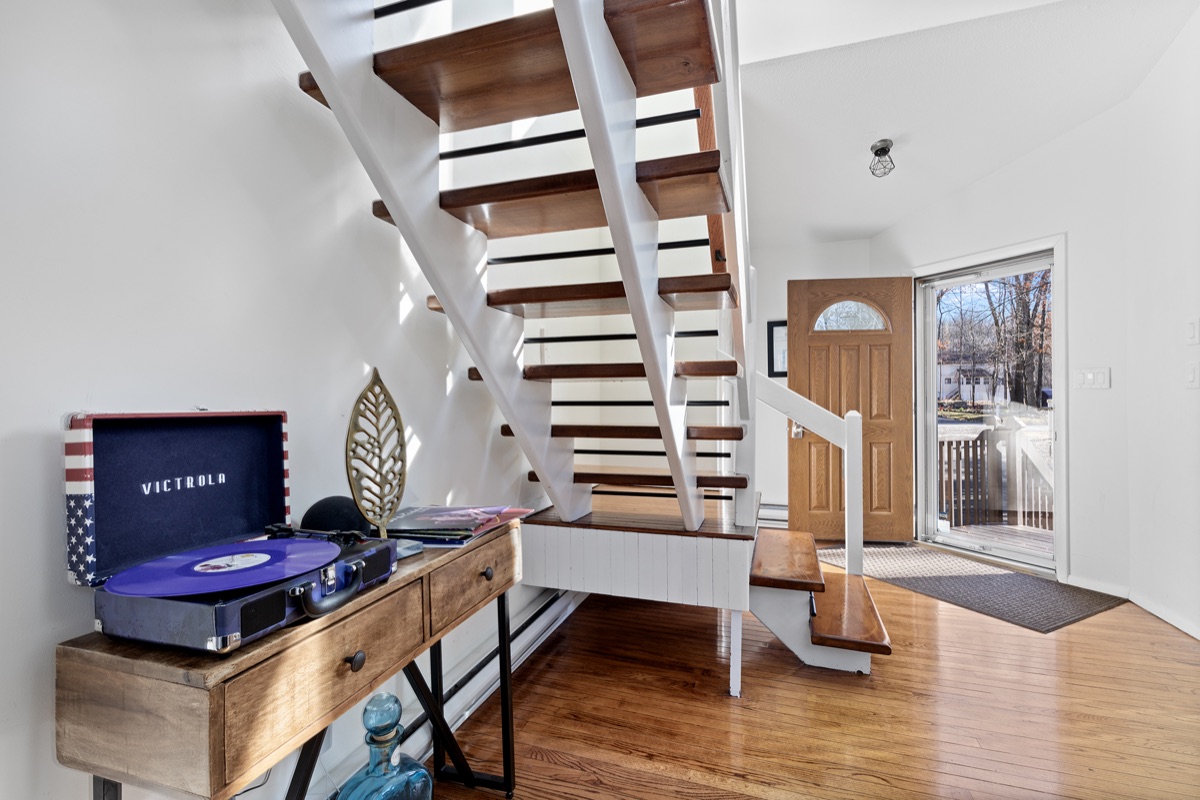 Modern Luxury Retreat in the Poconos with panoramic windows—designed for comfort, style, and memorable stays.