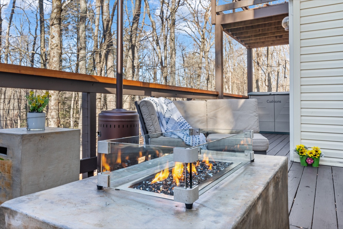 Outdoor spaces designed for fresh air moments—coffee mornings, sunset views, and night relaxation.