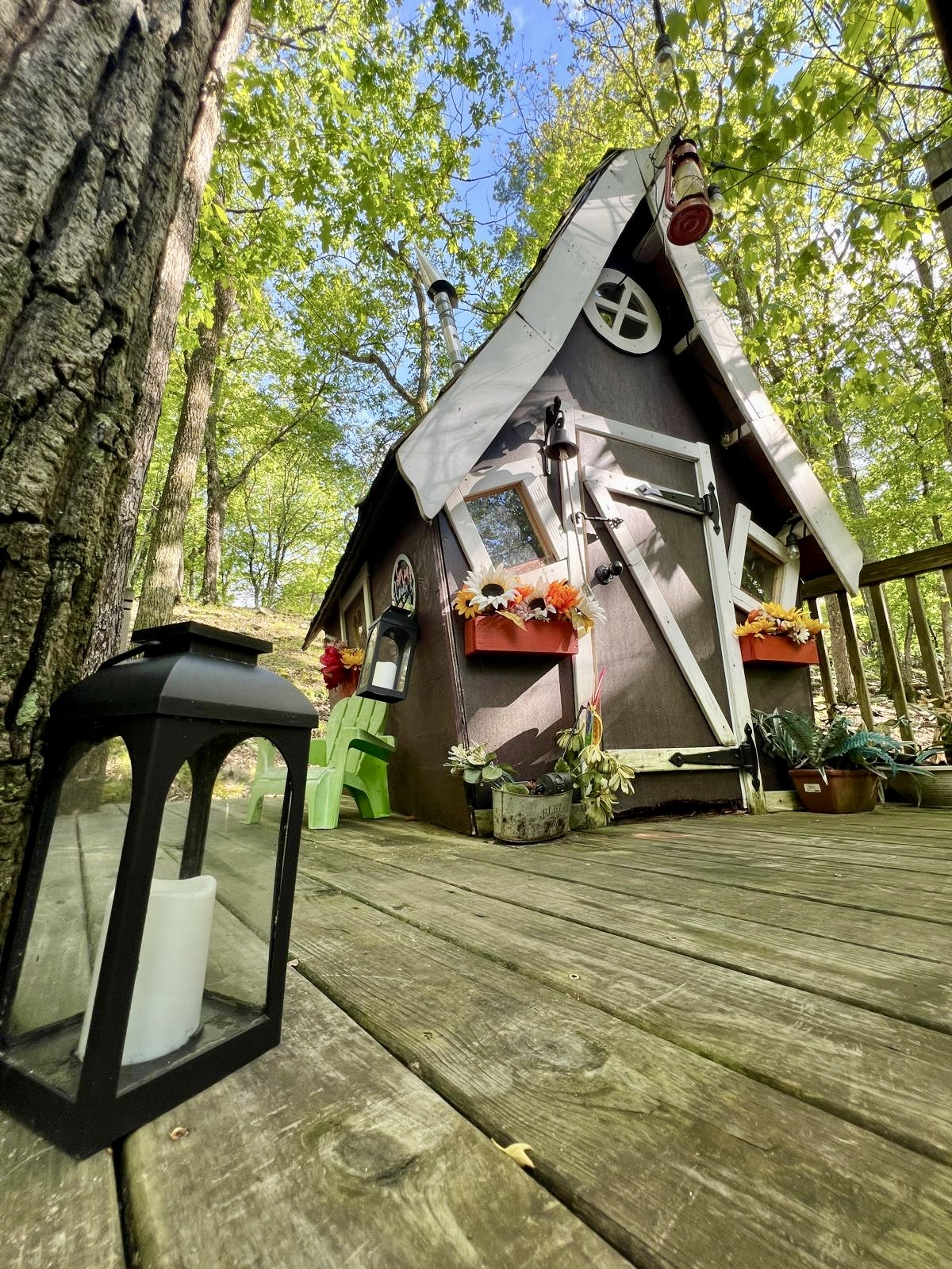 Cozy House — a peaceful retreat surrounded by nature in the Poconos.