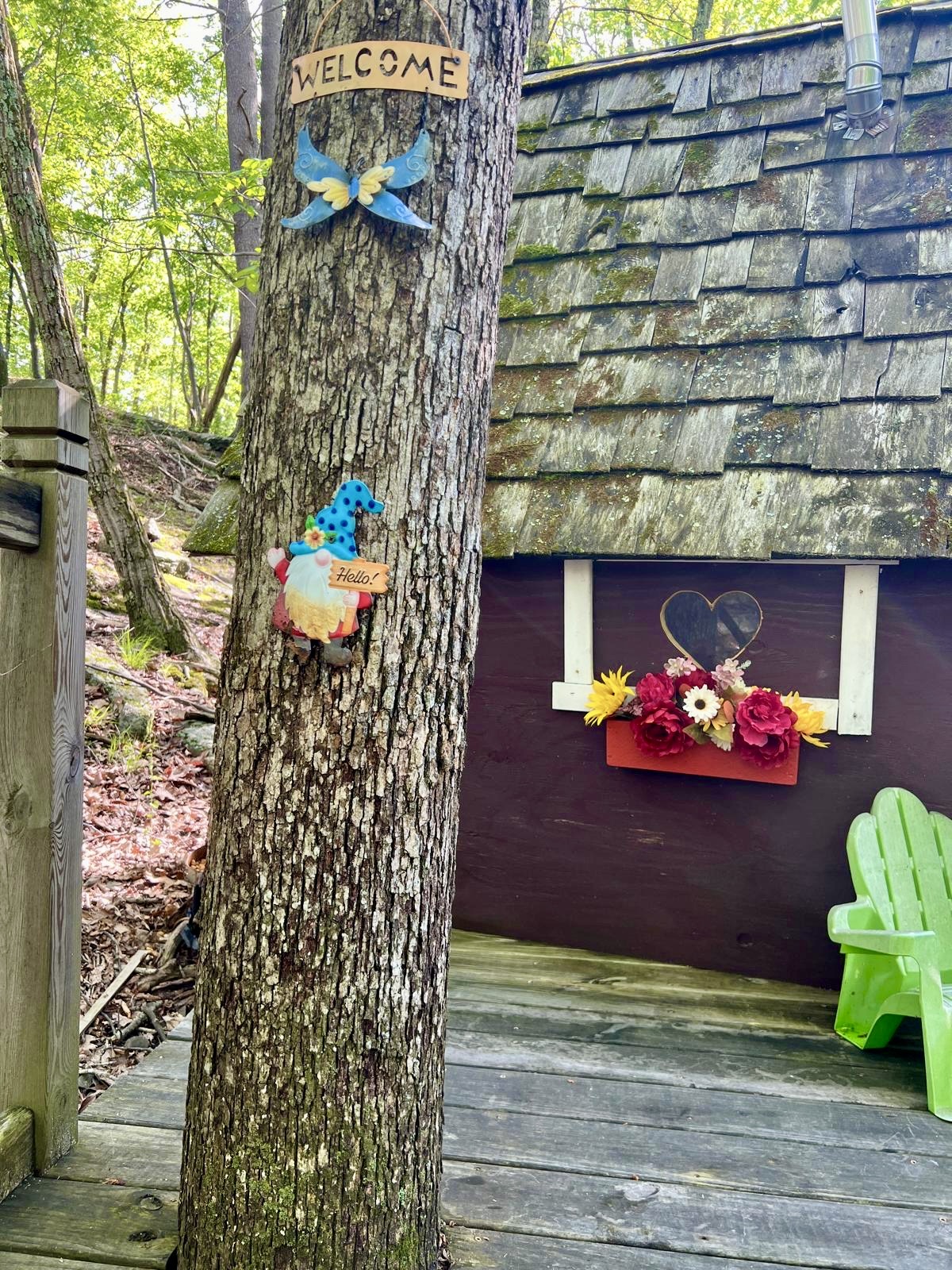 Cozy House — a peaceful retreat surrounded by nature in the Poconos.