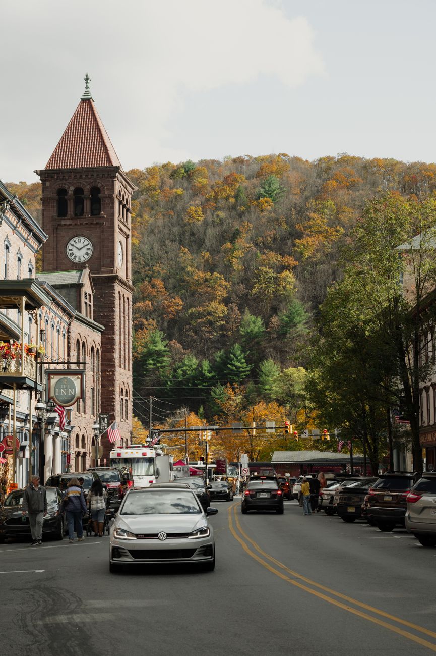 Discover the Historic Jim Thorpe Trolley Tour: Family Fun in the Poconos